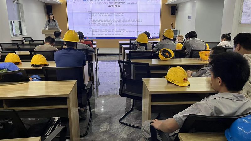 小标题：编程课程，不仅仅是代码的学习